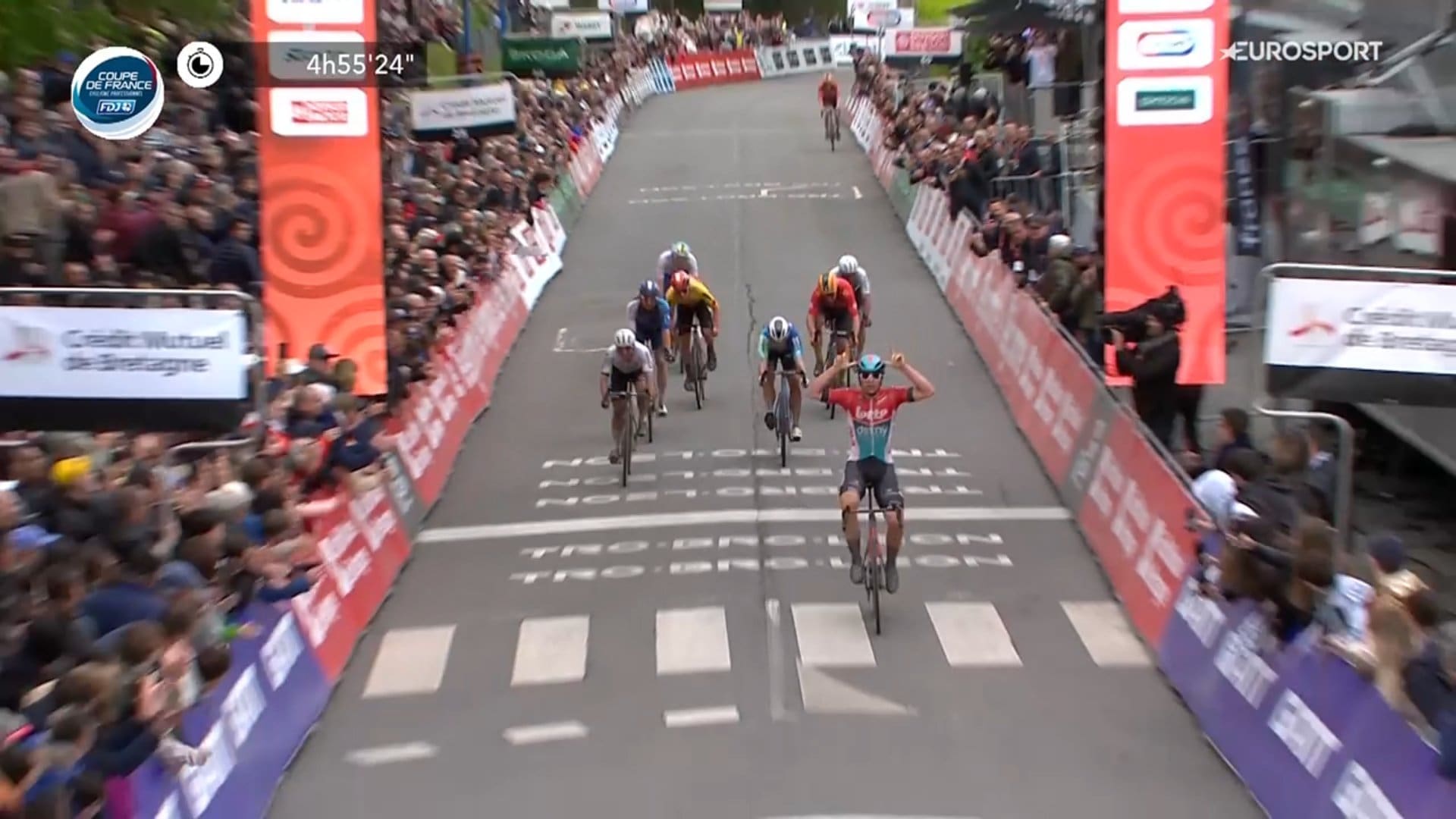 découvrez le tro bro léon, une randonnée emblématique en bretagne qui allie paysages magnifiques, culture locale et gastronomie. participez à cette aventure unique à travers les sentiers pittoresques du léon, tout en savourant des spécialités bretonnes. rejoignez-nous pour une expérience inoubliable au cœur de la nature bretonne!