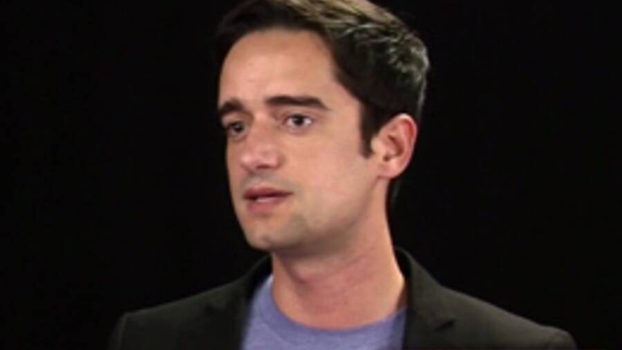 découvrez les révélations surprenantes sur adrien et son lien avec des intrigues politiques secrètes. plongez dans un univers où le pouvoir et le mystère s'entremêlent, et explorez les enjeux cachés qui façonnent le paysage politique actuel.