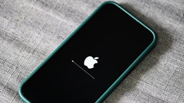 découvrez l'initiative secrète d'apple concernant l'iphone, un projet inédit qui pourrait révolutionner le monde de la technologie. plongez dans les coulisses de cette innovation mystérieuse et ses implications pour l'avenir des smartphones.