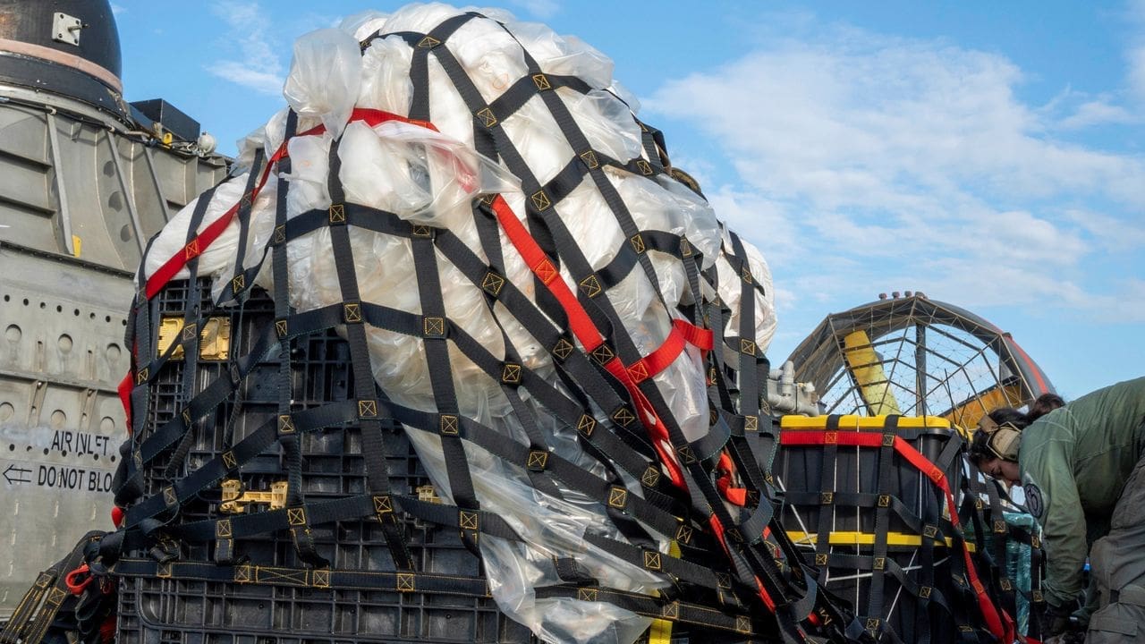 découvrez le phénomène des ballons espions à gaza, une innovation technologique qui soulève des questions de sécurité et de surveillance. analyse des enjeux militaires et des conséquences sur la vie quotidienne des habitants.