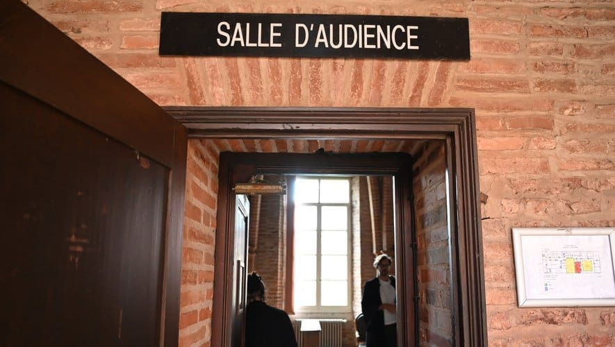 découvrez la controverse autour de pimprenelle, un sujet sensible abordant le harcèlement. plongez dans les débats et les réactions suscitées par cette affaire, révélant les enjeux sociaux et émotionnels qui en découlent.