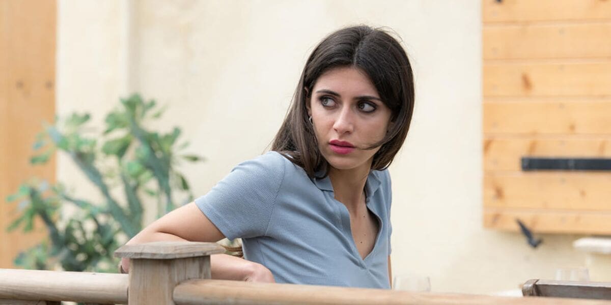 découvrez les inquiétudes de célia concernant sa relation avec aïmed. plongée dans ses doutes et ses réflexions sur l'avenir de leur alliance.