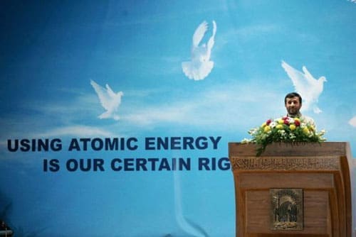 découvrez les enjeux nucléaires de natanz, site clé dans le programme nucléaire iranien. analysez les implications géopolitiques, les défis de la non-prolifération et les tensions internationales qui entourent cette installation stratégique.