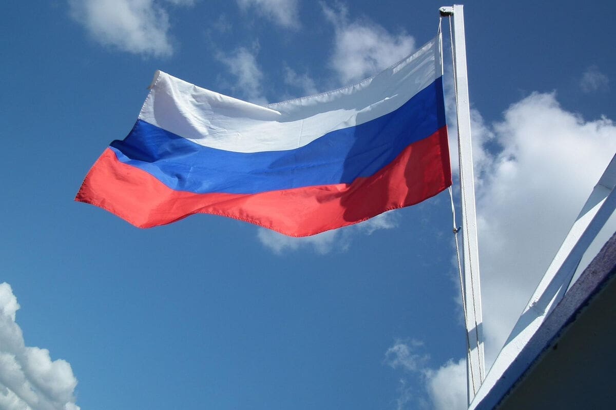 découvrez les enjeux et les conséquences du piratage des entreprises d'armement russe. analyse des techniques utilisées, des impacts sur la sécurité nationale, et des réponses de l'industrie face à ce fléau numérique.