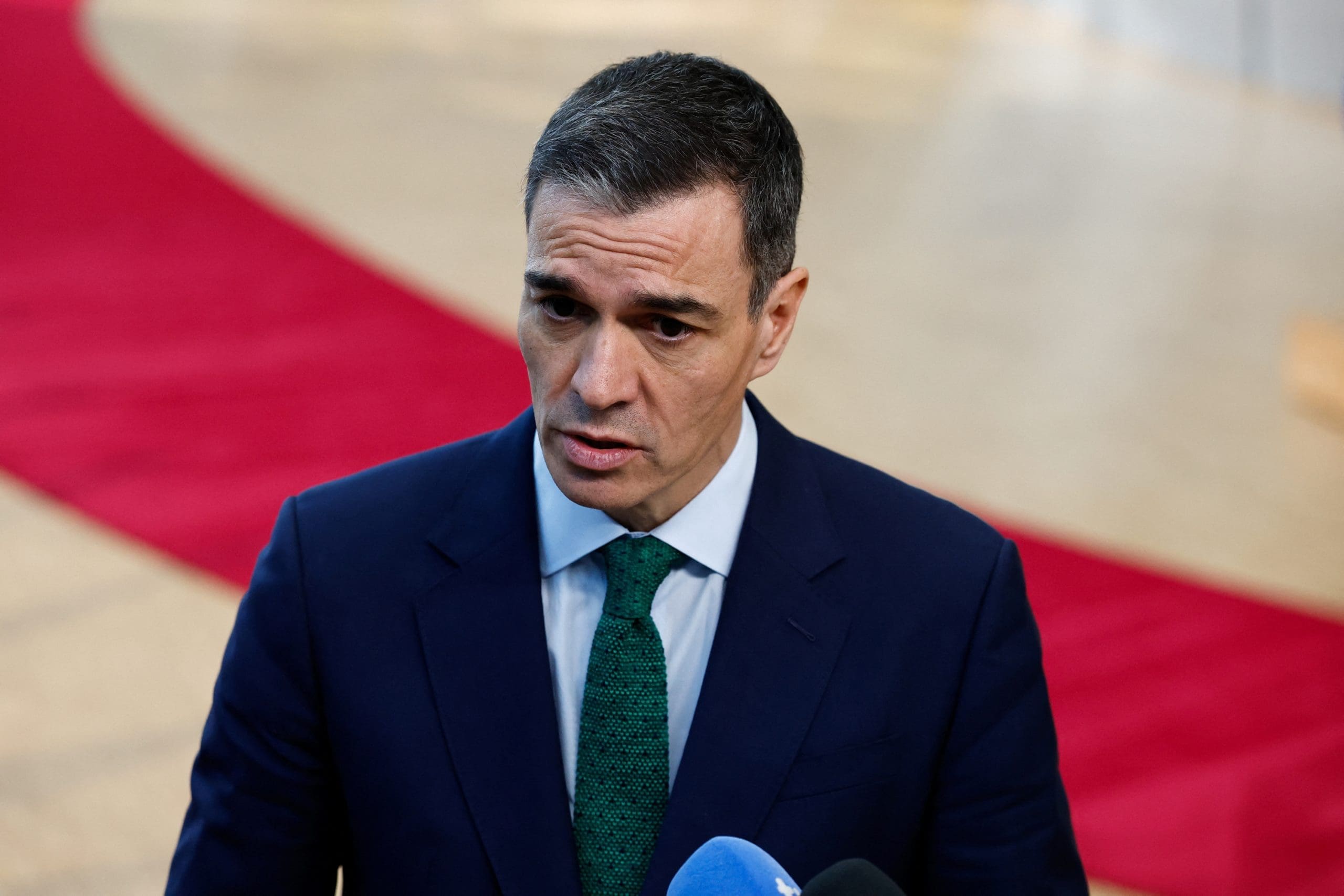 découvrez les dernières nouvelles sur l'enquête entourant le procureur général espagnol, impliqué dans des accusations sérieuses. analyse des implications politiques et juridiques de cette affaire qui secoue l'espagne.