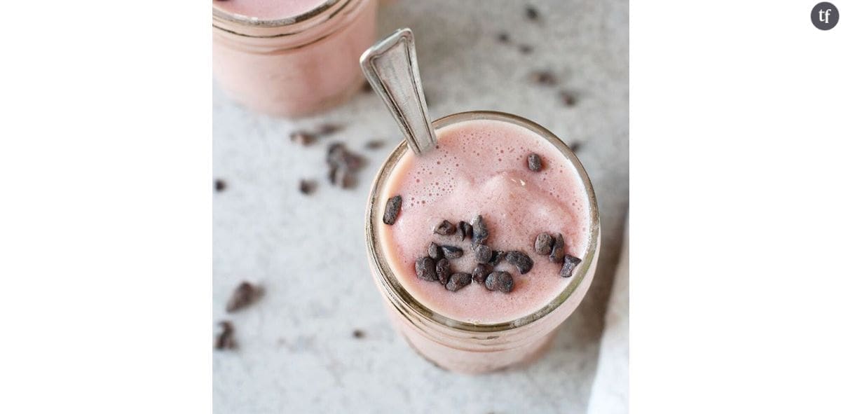 découvrez une recette délicieuse et rafraîchissante de smoothie à la pastèque et au coco. parfait pour les chaudes journées d'été, ce mélange savoureux allie la douceur de la pastèque juteuse à la richesse crémeuse du lait de coco. un plaisir sain et revitalisant à savourer à tout moment de la journée !