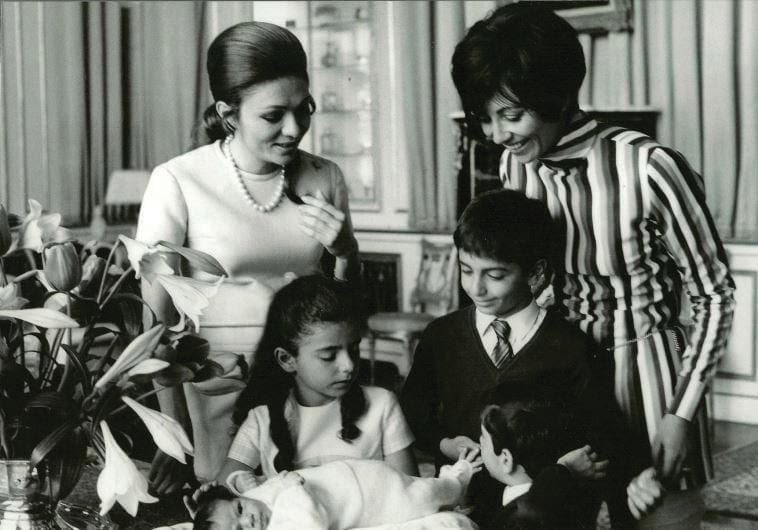 découvrez l'univers fascinant des agents secrets israéliens, leurs missions secrètes et leurs exploits audacieux. plongez dans l'histoire intrigante du renseignement israélien et explorez les défis et les succès de ces héros de l'ombre.