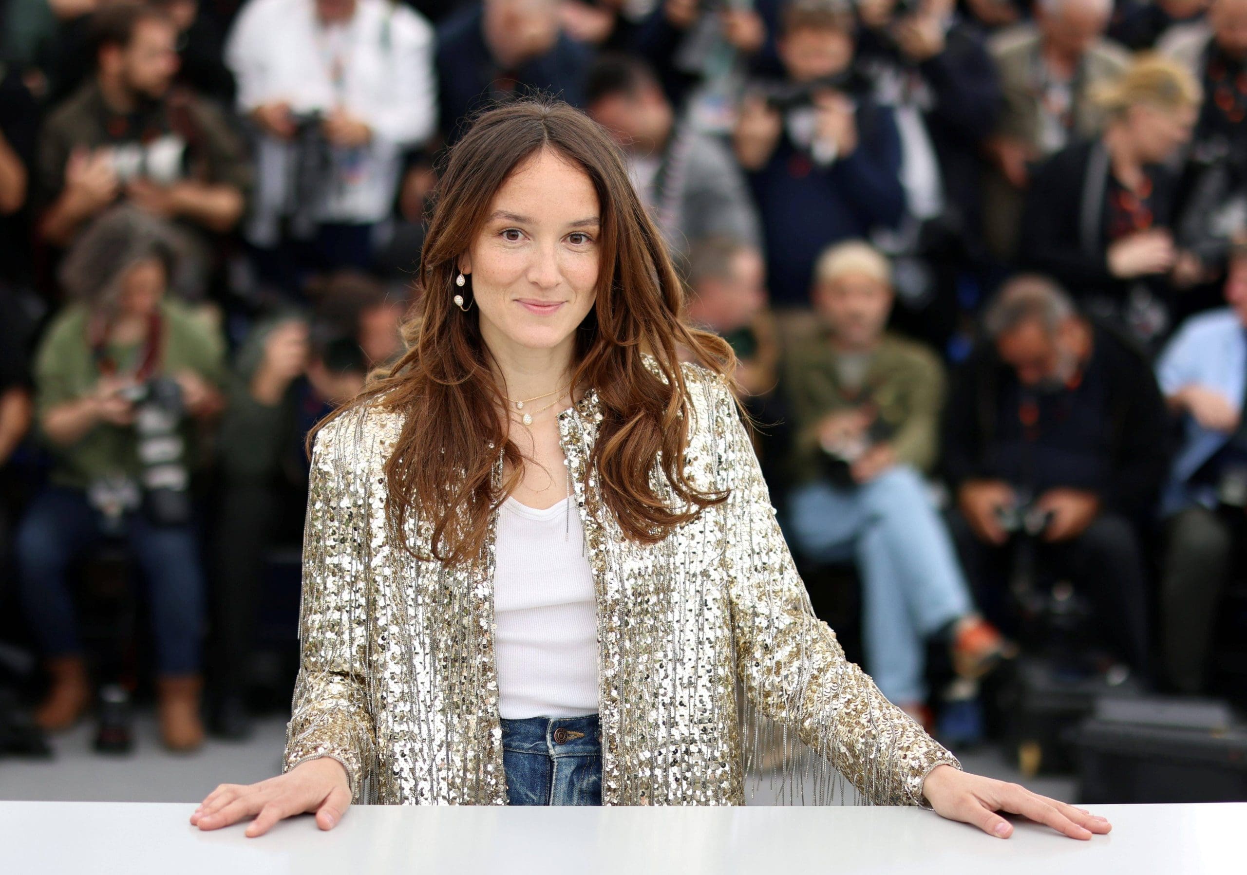 découvrez aïmed, un participant atypique au parcours fascinant ou s'entremêlent créativité, passion et originalité. plongez dans son univers unique et inspirant !