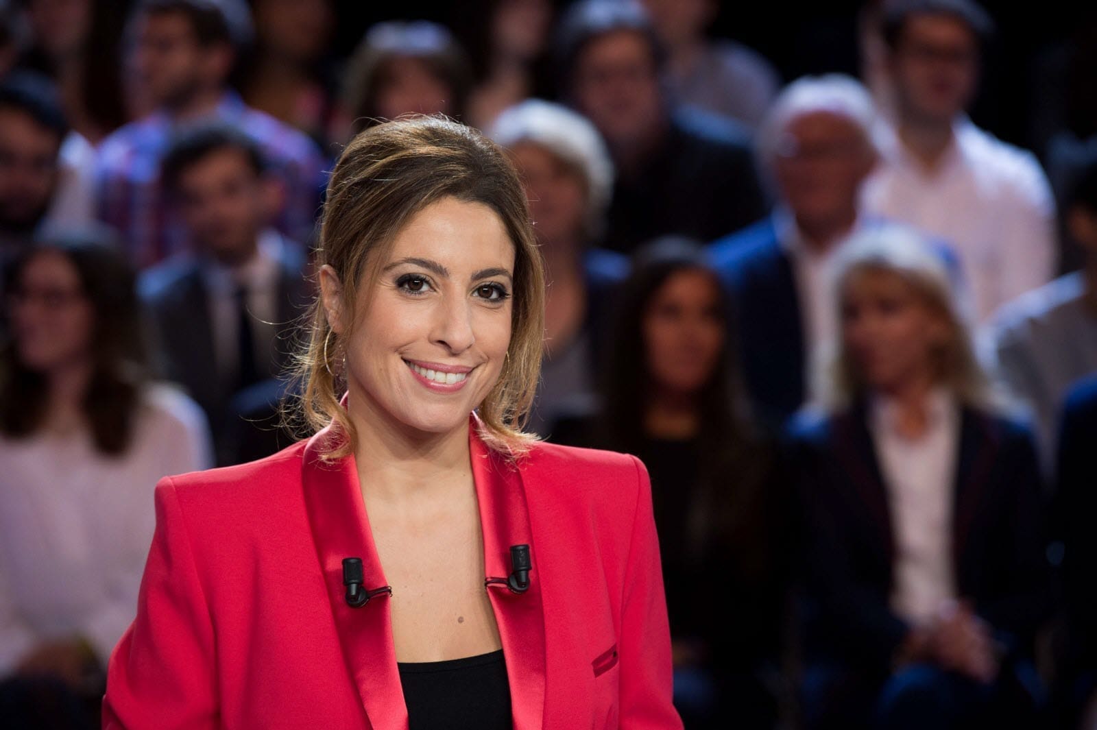 découvrez les ambitions et le parcours captivant de léa salamé, une figure marquante du journalisme français, qui façonne l'avenir des médias avec son style unique et son engagement pour l'information de qualité.