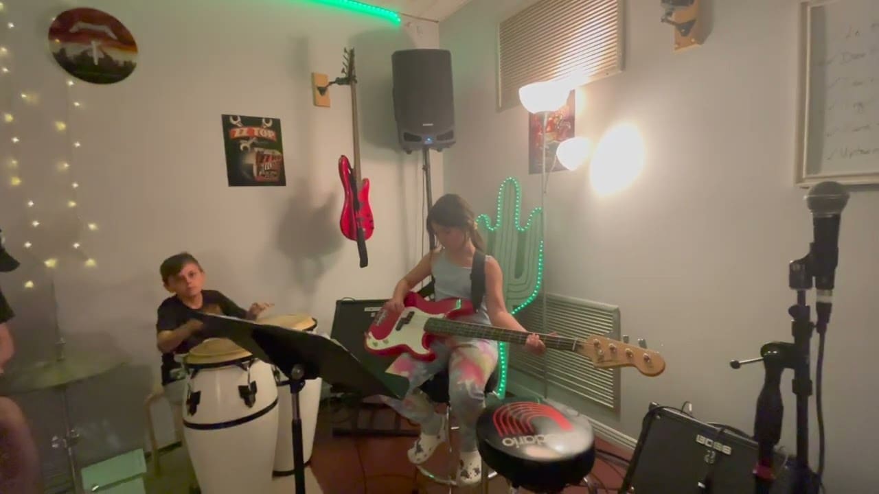 découvrez l'univers musical de camp rock 2025, un nouveau chapitre captivant de la saga adorée ! plongez dans l'aventure avec des jeunes talents, des mélodies entraînantes et des amitiés inoubliables. préparez-vous à vibrer au rythme de la créativité et de la passion au cœur du célèbre camp de musique. ne manquez pascette expérience unique qui éveille l’artiste en chacun de nous !