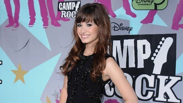 plongez dans l'univers musical de camp rock 2025, où de jeunes artistes talentueux se battent pour réaliser leurs rêves. suivez leurs aventures inspirantes, leurs défis et les moments inoubliables d'un été mémorable au camp, rempli de musique, d'amitié et d'émotions.