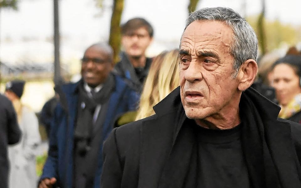 nous pleurons la perte de thierry ardisson, une figure emblématique de la télévision française, connu pour son esprit provocateur et son style unique. découvrez les hommages et réflexions sur son parcours exceptionnel et son impact sur les médias.
