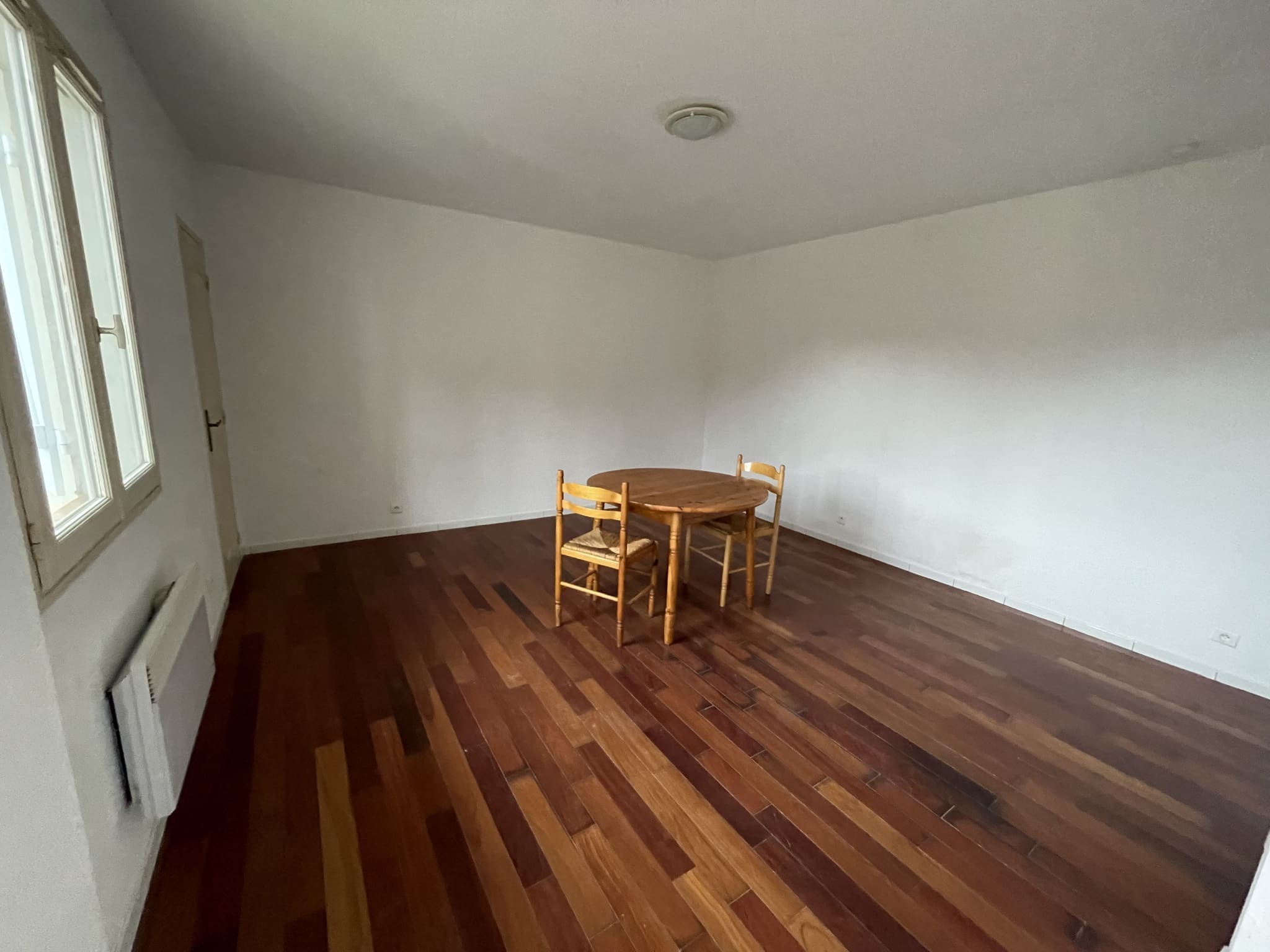 découvrez toutes les options de logements étudiants à auch. que vous cherchiez une chambre en résidence universitaire, un studio ou un colocation, trouvez le logement idéal pour vos études dans cette charmante ville du sud-ouest de la france.