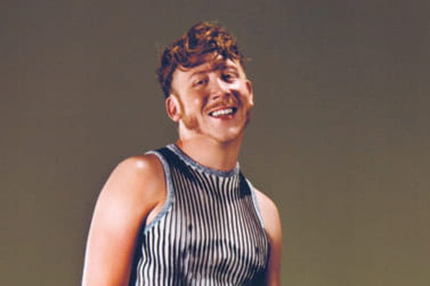 découvrez le tout premier single de franck, une mélodie captivante qui dévoile son univers musical unique. ne manquez pas cette première étape d'une carrière prometteuse, riche en émotions et en créativité.