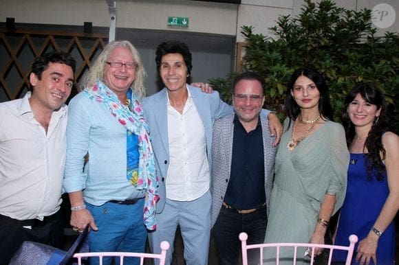 découvrez le mariage de jean-luc lahaye et paola, un moment magique rempli d'amour et de complicité. plongez dans les détails de cette célébration unique et émouvante qui a rassemblé famille et amis autour d'un événement inoubliable.