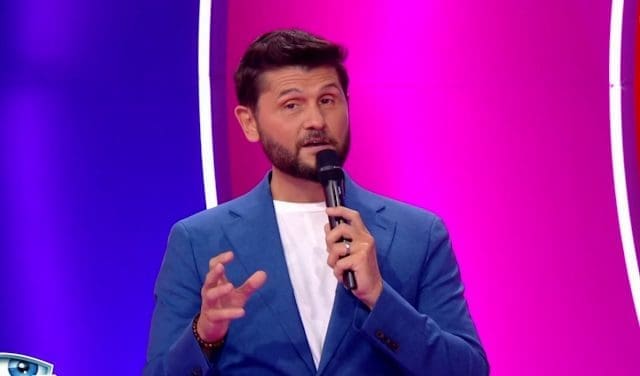 découvrez les réflexions et les émotions de mayer sur son choix dans secret story. plongez dans les moments forts de son aventure et ses regrets face aux décisions prises, révélant ainsi la pression du jeu et l’impact sur sa vie.