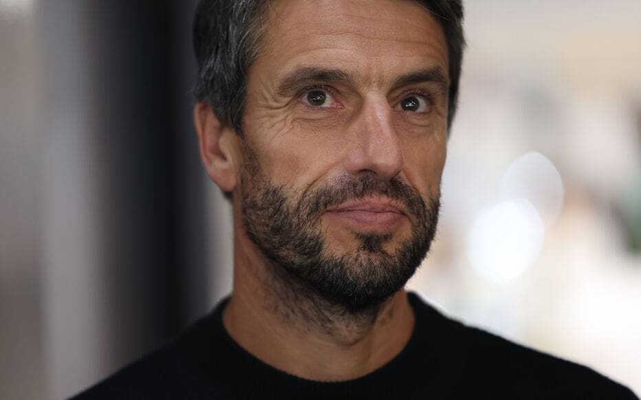 découvrez 'mayer vigilant 2025', une œuvre qui explore les enjeux de la vigilance face aux défis contemporains. plongez dans une analyse captivante des transformations sociopolitiques et technologiques qui façonnent notre avenir.