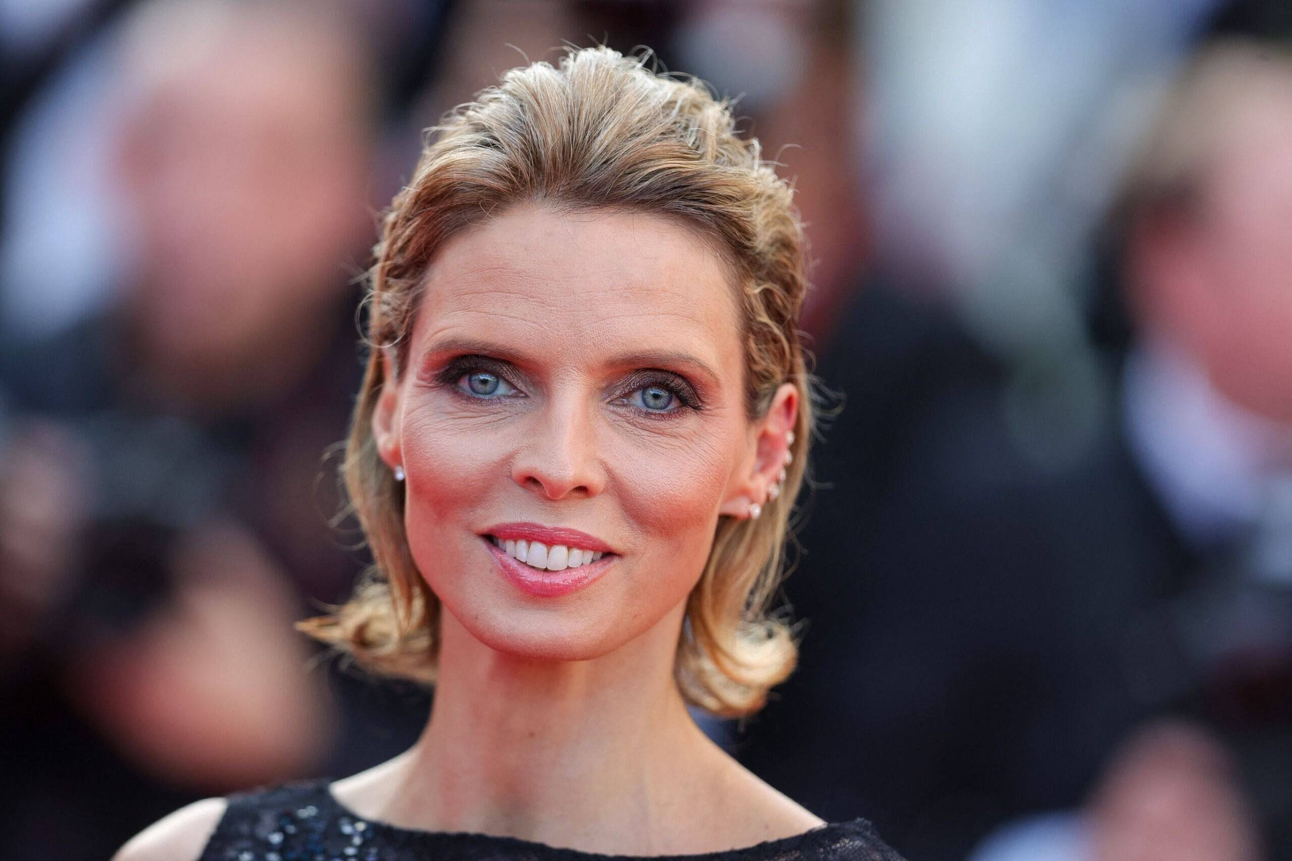 découvrez la nouvelle aventure captivante de sylvie tellier après son passage emblématique à miss france. embarquez avec elle pour une exploration enrichissante entre projets passionnants et engagements inspirants qui la passionnent.