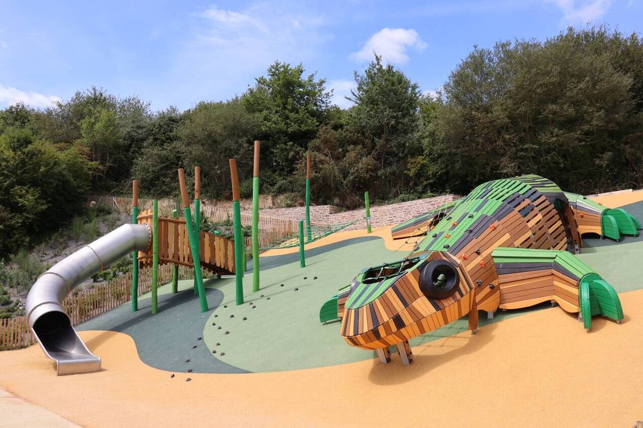 découvrez un parc caché à rennes, un havre de paix où la nature s'épanouit loin du tumulte urbain. idéal pour des promenades tranquilles, des pique-niques en famille ou des moments de détente, ce lieu secret offre une expérience unique aux amoureux de la nature.