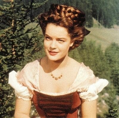 découvrez le stage secret de la princesse élisabeth, une expérience unique alliant aventure et magie. plongez dans le monde royal, explorez des lieux enchanteurs et participez à des ateliers interactifs pour vivre une journée inoubliable au cœur de la royauté.