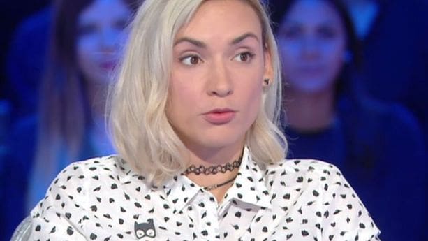 découvrez les meilleures astuces bien-être de léa salamé pour prendre soin de vous au quotidien : conseils pratiques, routines apaisantes et secrets pour une vie équilibrée.