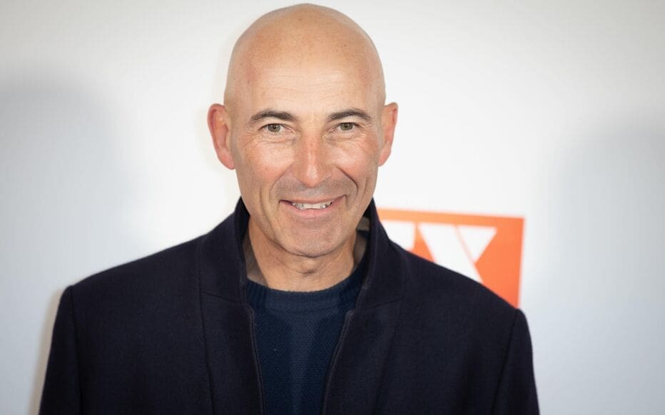 découvrez les frustrations et les nouveaux projets de nicolas canteloup. plongez dans l’univers de l’humoriste entre défis personnels et ambitions professionnelles.