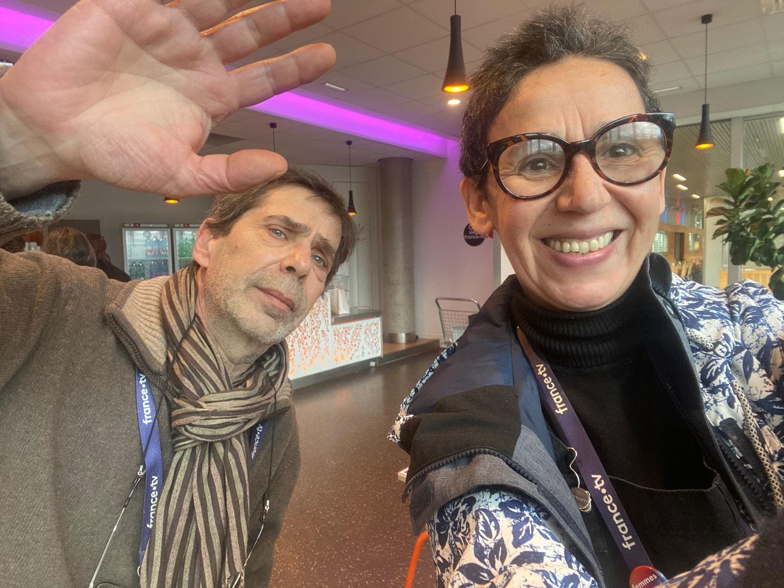 découvrez les raisons et réactions entourant le départ de joël de l'émission, ainsi que l'impact sur l'équipe et la suite du programme.