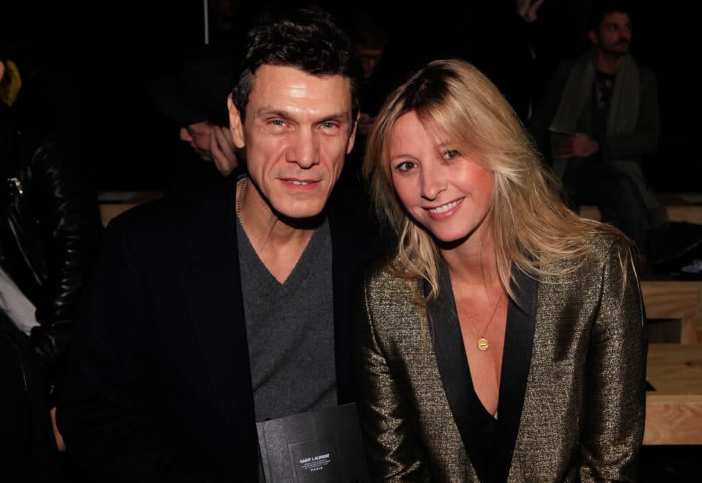 découvrez l'escapade de sarah poniatowski et roschdy zem : un moment complice et inattendu entre la célèbre designer et l'acteur, entre détente et confidences. tous les détails de leur sortie exclusive sont à retrouver dans notre article.