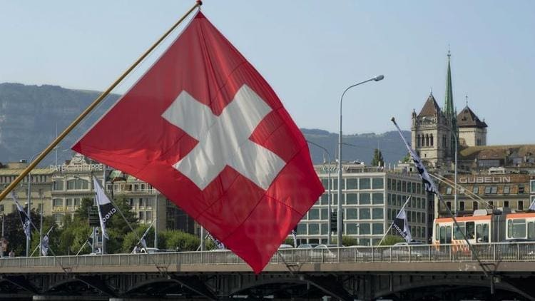 découvrez comment la suisse abandonne son secret bancaire, une évolution majeure qui impacte le monde financier. cette décision historique soulève des questions sur la transparence, la fiscalité et l'avenir des banques suisses.