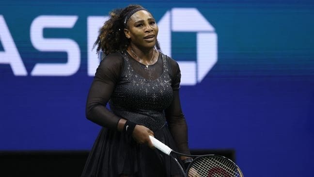 découvrez la transformation spectaculaire de serena williams, de jeune prodige du tennis à icône mondiale, en retraçant son évolution physique, professionnelle et personnelle au fil des années.