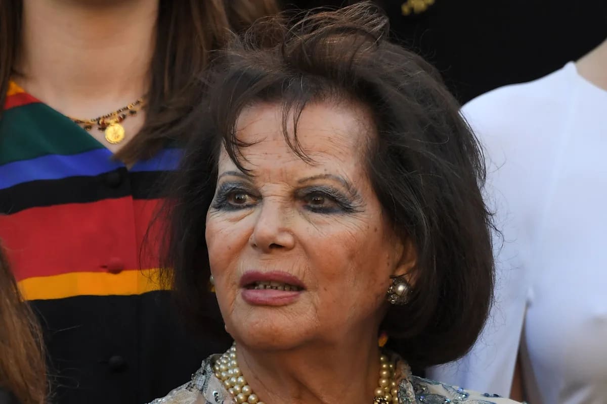 claudia cardinale, célèbre actrice italienne, est décédée à l'âge de 87 ans. retour sur la vie et la carrière de cette icône du cinéma international.