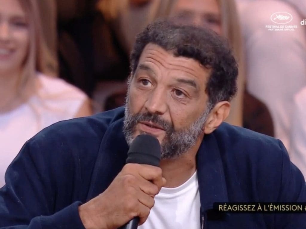 découvrez comment philippe caveriviere taquine amusément gérard lemoine lors de son passage dans l'émission 'c à vous'. une séquence pleine d'humour et de complicité à ne pas manquer !