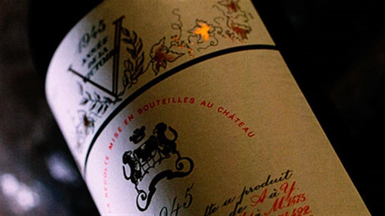 plongez au cœur d'une rivalité fascinante entre deux baronnes au château rothschild, où secrets, intrigues et élégance s'entremêlent pour un duel inoubliable.