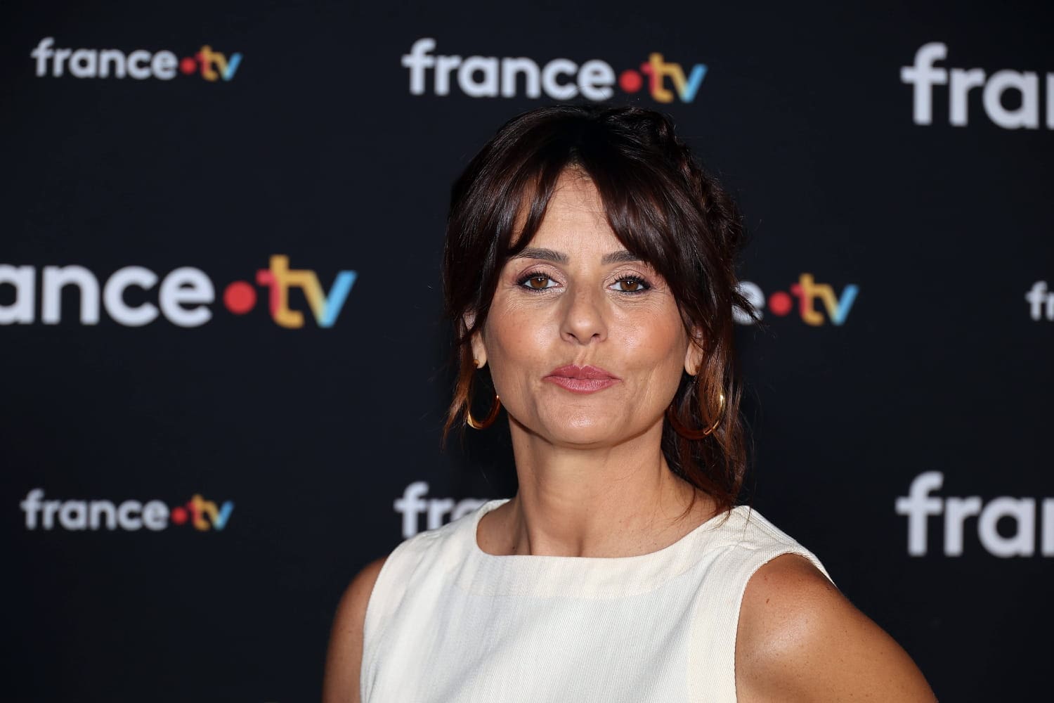 découvrez les débuts télévisés de faustine bollaert et ses souvenirs marquants, de ses premières apparitions à l’évolution de sa carrière sur le petit écran.