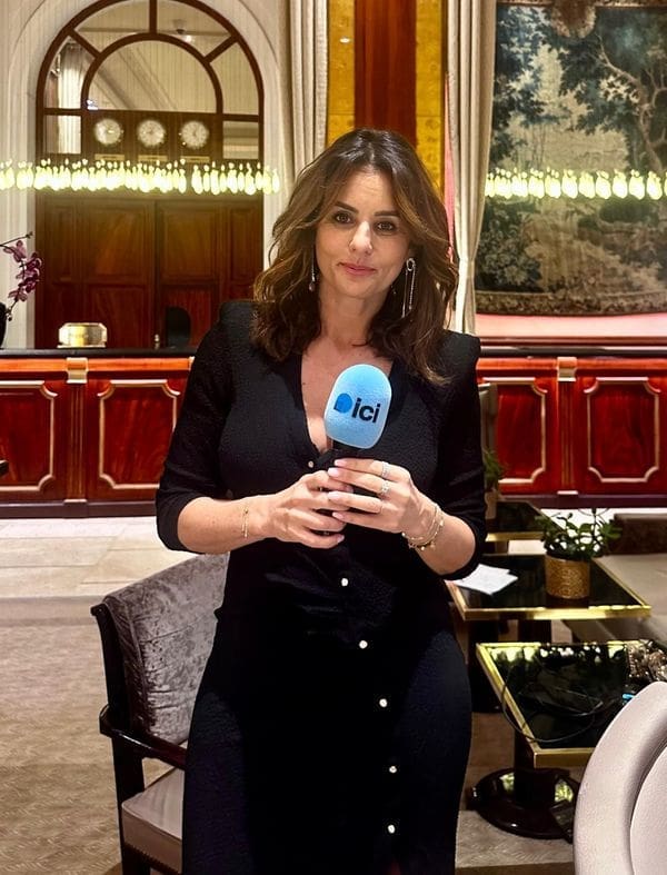 découvrez les premiers pas de faustine bollaert à la télévision et ses souvenirs marquants d'une carrière pleine d'émotions et de réussites.