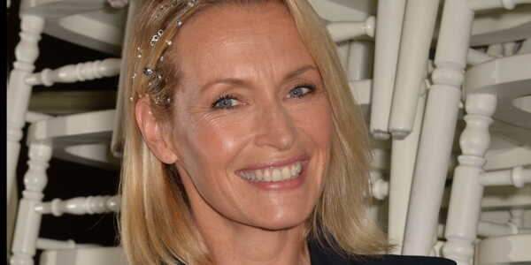 découvrez le forfait estelle lefébure : une offre exclusive pour vivre une expérience bien-être inspirée par l’élégance et la sérénité de cette icône. profitez de soins haut de gamme et de moments de détente inoubliables.