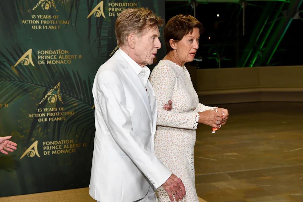 meryl streep rend un vibrant hommage à robert redford, saluant son talent exceptionnel et sa carrière remarquable. découvrez les mots émouvants de l’actrice dédiée à son collègue légendaire.