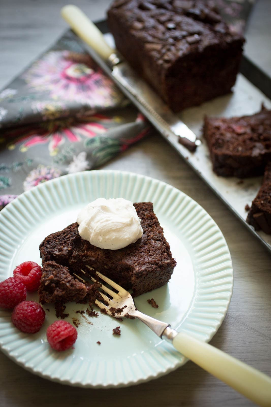 découvrez notre recette de pain banane chocolat express : un gâteau moelleux, rapide à préparer, idéal pour le goûter ou le petit-déjeuner. un plaisir gourmand prêt en quelques minutes !
