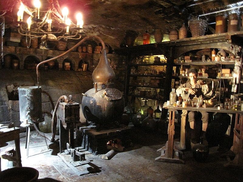 découvrez l'univers envoûtant de patrick süskind et son roman culte 'le parfum', une exploration fascinante de l'obsession, du génie et du pouvoir des odeurs au cœur du xviiie siècle.