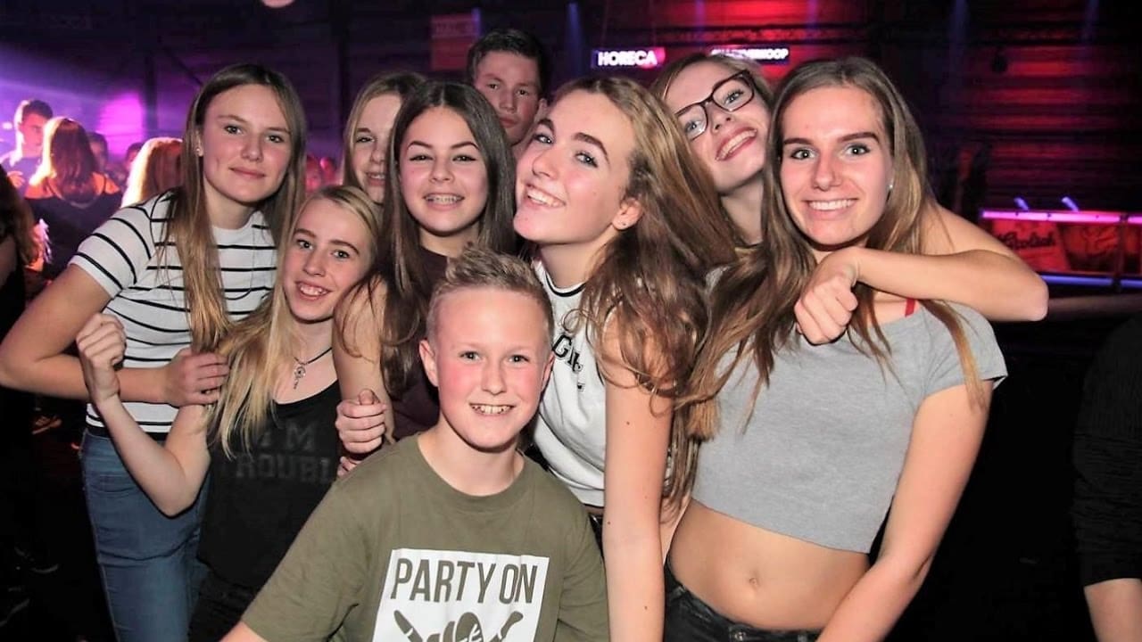 participez à nos soirées bien-être pour adolescents : activités relaxantes, ateliers de développement personnel et échanges dans un cadre convivial pour favoriser le bien-être et la confiance en soi.