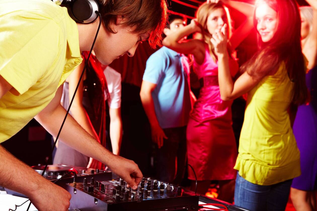 découvrez nos soirées bien-être dédiées aux adolescents : détente, activités ludiques et conseils pour prendre soin de soi dans une ambiance conviviale et sécurisée.