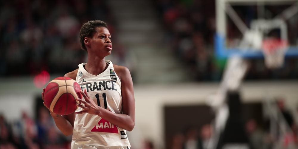 découvrez comment le talisman italien a inspiré l’équipe d’italie lors de l’eurobasket, son impact décisif sur le parcours et les moments forts de la compétition.