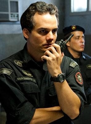 découvrez un thriller brésilien captivant mêlant suspense, mystère et rebondissements au cœur du brésil. plongez dans une intrigue palpitante aux décors exotiques et intrigues saisissantes.