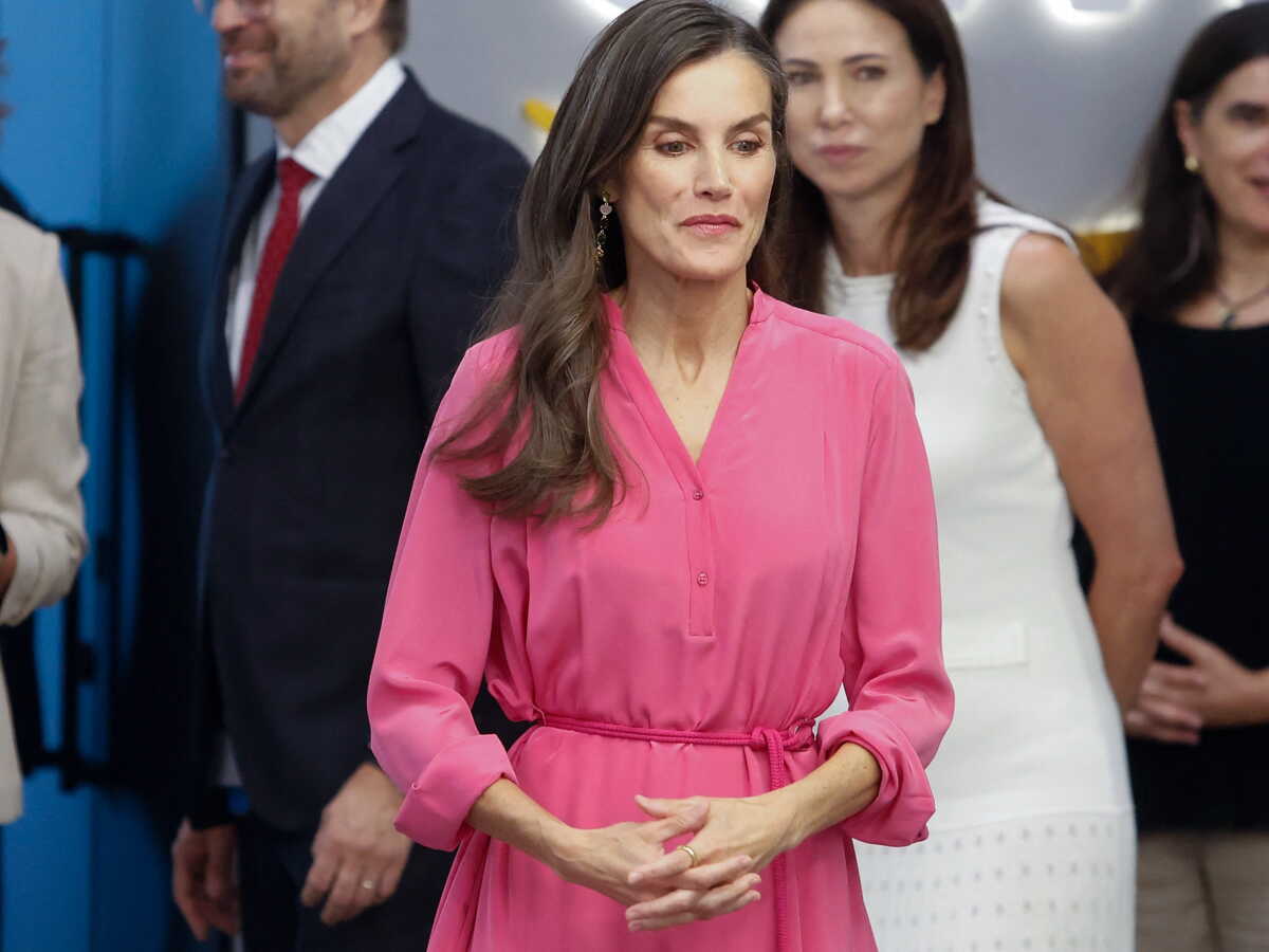 découvrez les meilleures astuces forme de la reine letizia d'espagne : conseils bien-être, exercices et secrets pour rester en forme et rayonnante au quotidien.