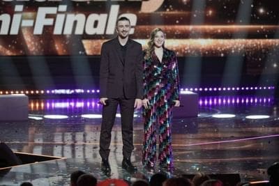 découvrez la chanson d'amour d'héléna dédiée à pierre : une mélodie romantique, pleine d'émotion et de tendresse, célébrant une histoire d'amour intemporelle.