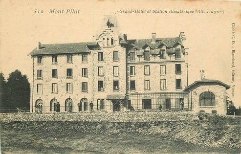 découvrez le mystérieux château oublié du pilat, un lieu chargé d’histoire et de légendes niché au cœur du massif du pilat. plongez dans l’atmosphère unique de ce patrimoine abandonné et explorez ses secrets à travers notre guide complet.