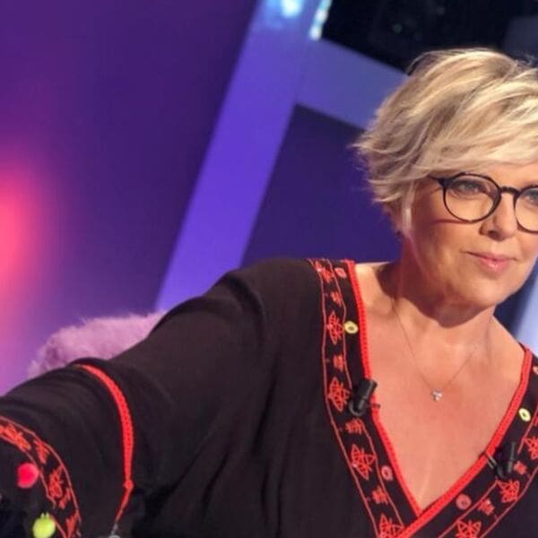 laurence boccolini exprime sa colère envers france 2 tandis que son salaire est révélé au public. découvrez les coulisses de cette affaire médiatique qui secoue la chaîne.