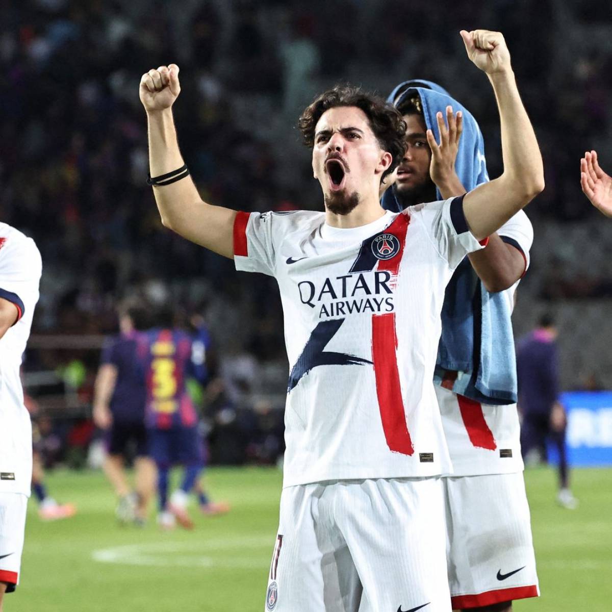 découvrez les coulisses de vitinha au psg : anecdotes exclusives, entraînements, et secrets du milieu portugais qui s’impose au paris saint-germain.