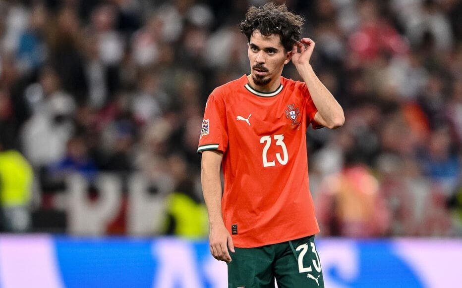 découvrez les coulisses de vitinha au psg : son intégration, ses performances et les secrets de son adaptation au sein du club parisien. plongez dans l'envers du décor du jeune talent portugais !