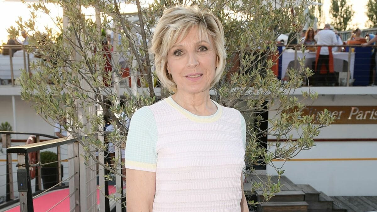 découvrez le parcours inspirant d'evelyne dhéliat dans son combat contre le cancer du sein : témoignage, engagement et espoir face à la maladie.